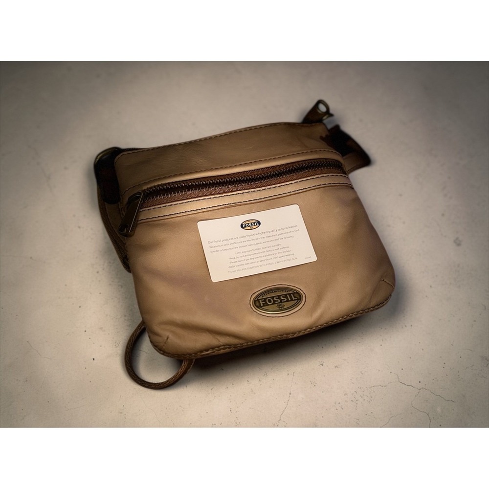 Fossil Tan Leather Crossbody Bag Small Messenger Zip Pocket Tan Camel Brass